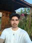 Outdoor selfie used as AI headshot training photo